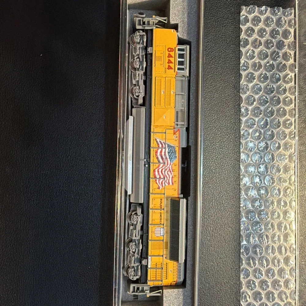 Kato N Scale 176-8404-DCC EMD SD70ACe Union Pacific Locomotive